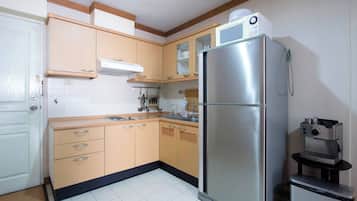 Condo, 1 Bedroom, Smoking, Balcony | Interior