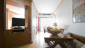 Condo, 1 Bedroom, Smoking, Balcony | Living room