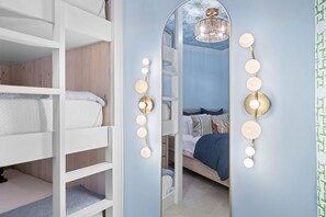 Apartment, Mehrere Betten (Eden West 1004) | 2 Schlafzimmer, WLAN