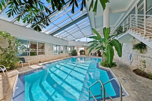 Apartment, Mehrere Betten (Eden West 1004) | Pool | Innenpool, Außenpool
