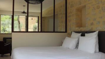1 bedroom, iron/ironing board, free WiFi