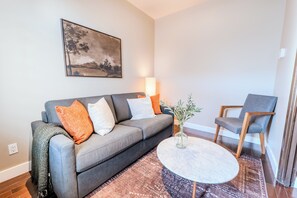 Suite, Balcony | In-room safe, blackout drapes, iron/ironing board - Hôtel Boutique Unique Stays (Montréal)