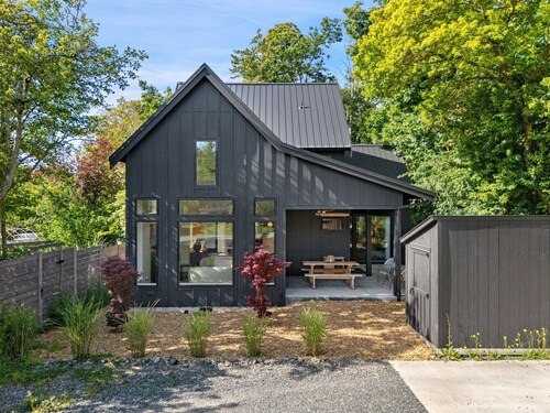 The Black Squirrel in Fairhaven: Boho-Modern Home Near Trails & Town