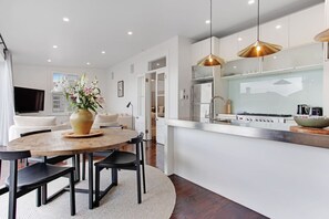 Dining - Executive Ponsonby Abode w Heated Pool and Parking (Auckland Central Suburbs)