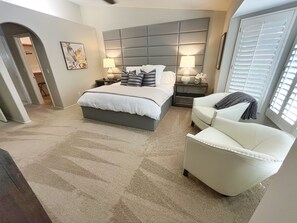 3 Schlafzimmer, Schreibtisch, Bügeleisen/Bügelbrett, Reisekinderbett