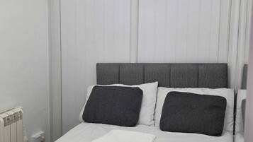 1 camera, ferro/asse da stiro, Wi-Fi, lenzuola