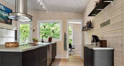 Beautiful Home In Ebeltoft With Sauna