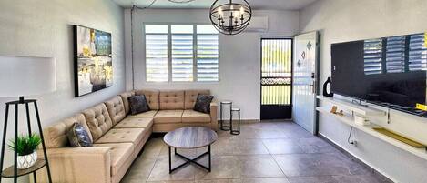 TV connectée, chaîne hi-fi, écrans d'ordinateur