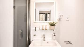 Apartment, Courtyard View | Bathroom