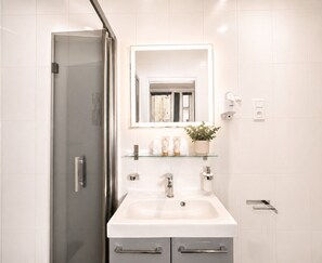 Apartment, Courtyard View | Bathroom