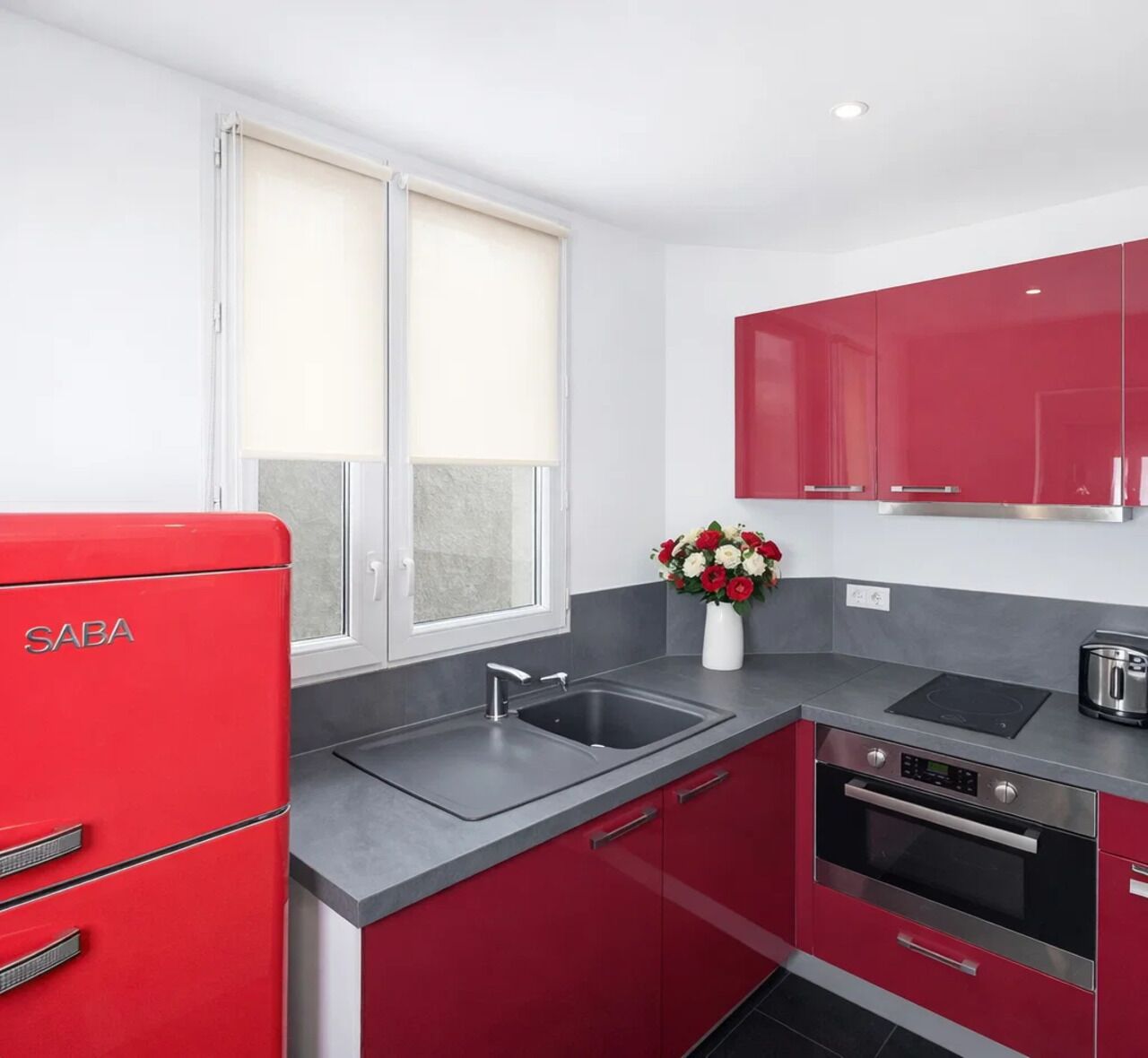 Huoneisto, näköala pihalle | Yksityinen keittiö | Espressokone, vedenkeitin, leivänpaahdin