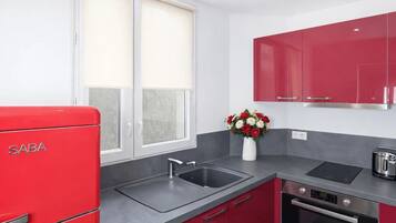 Huoneisto, näköala pihalle | Yksityinen keittiö | Espressokone, vedenkeitin, leivänpaahdin