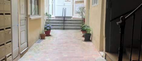 EntrĂ©e de lâhĂ©bergement