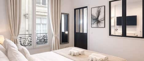 Apartment, Courtyard View | Iron/ironing board, travel cot, free WiFi, bed sheets