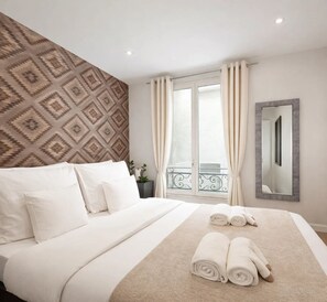 Apartment, Courtyard View | View from room - 1613 Montmartre (Paris)