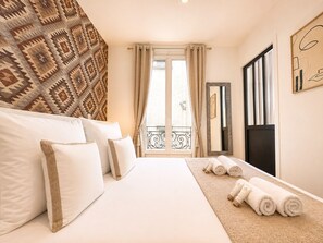 Apartment, Courtyard View | Iron/ironing board, travel cot, free WiFi, bed sheets - 1613 Montmartre (Paris)