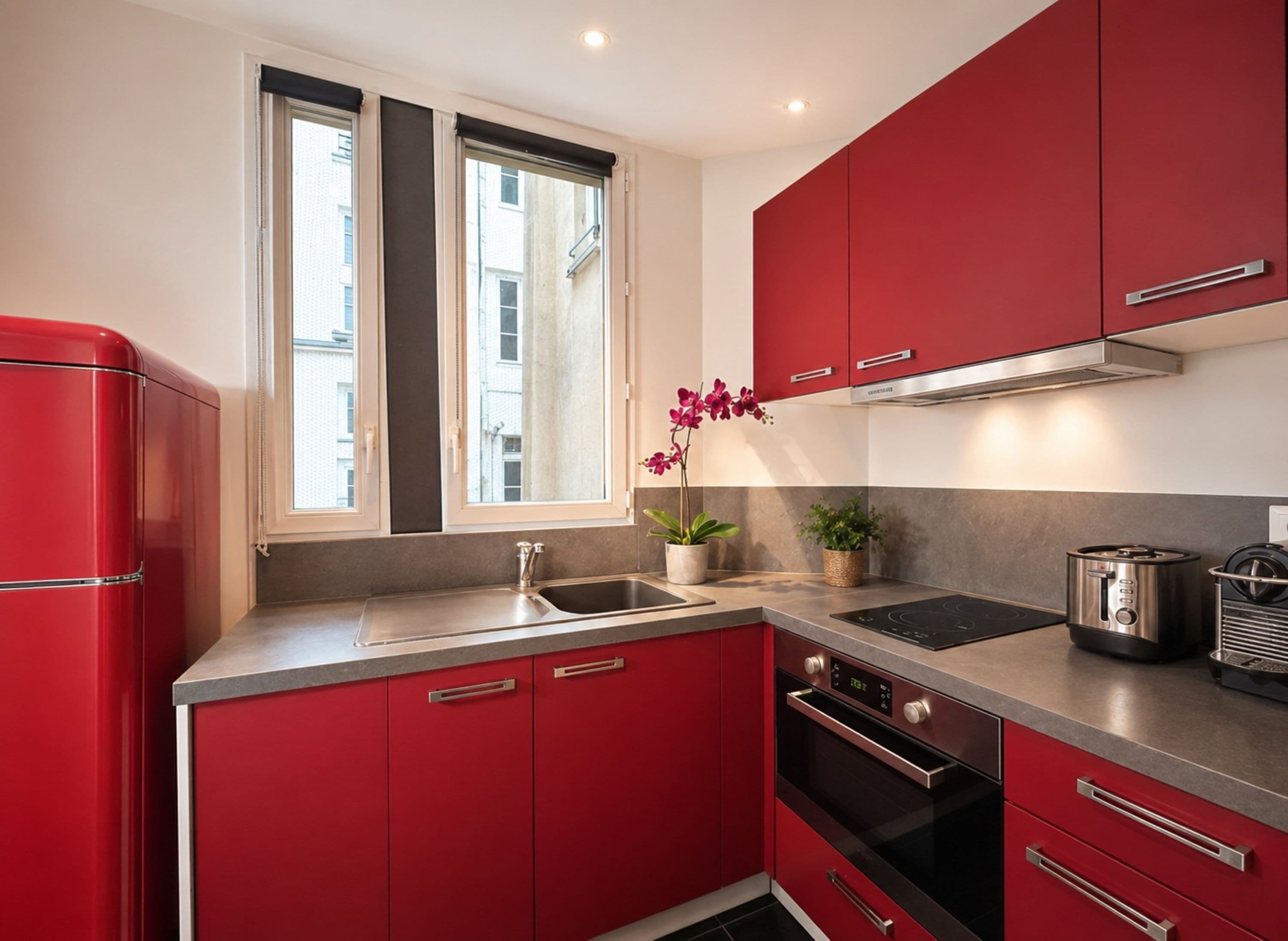 Appartement, uitzicht op binnenplaats | Privékeuken | Een espressoapparaat, een waterkoker, een broodrooster