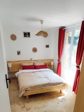 2 bedrooms, WiFi, bed sheets