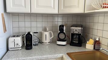 Réfrigérateur, micro-ondes, four, lave-vaisselle