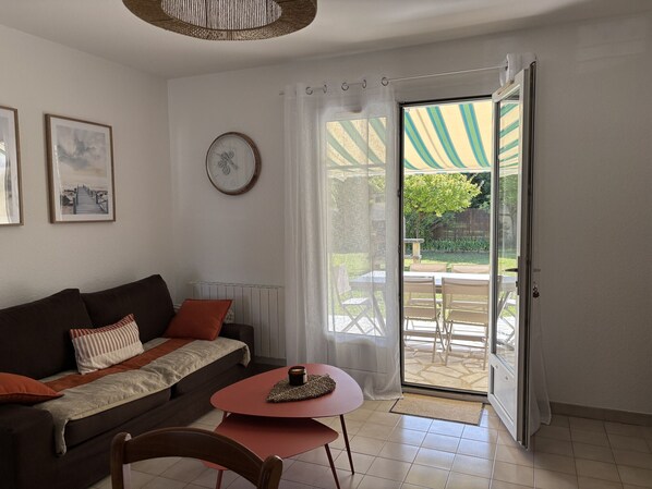 TV - Amicizia by Edgar et Alfred (Saint-Pierre-d´Oléron)