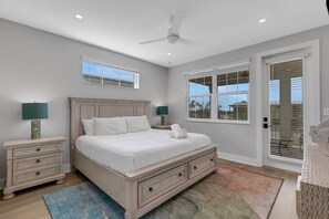 3 bedrooms, iron/ironing board, free WiFi, bed sheets - 3BR w/ Tesla EV Charger + Minutes to AMI (Cortez)