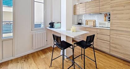 NOUVEAU! N&J - GOLDEN SQUARE- Central, proche mer