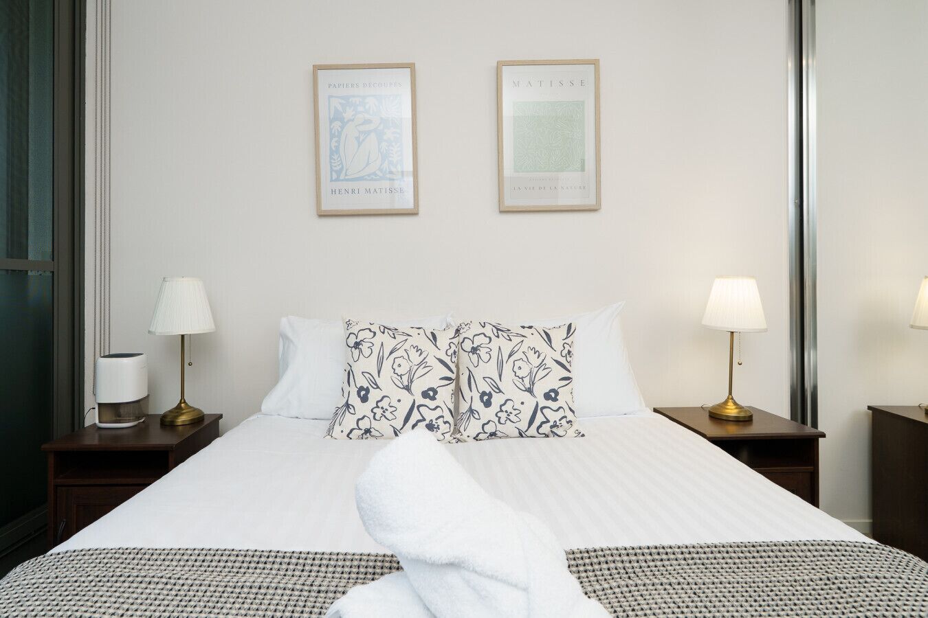 1 habitación, tabla de planchar con plancha, wifi gratis y ropa de cama 