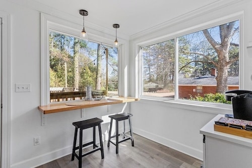 Relax In Raleigh - Room for Friends & Family!