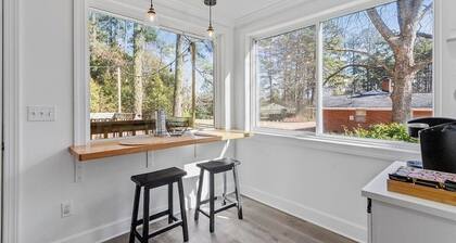 Relax In Raleigh - Room for Friends & Family!