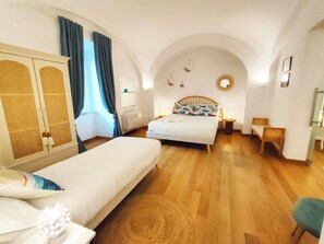 2 chambres, fer et planche à repasser, Wi-Fi, draps fournis