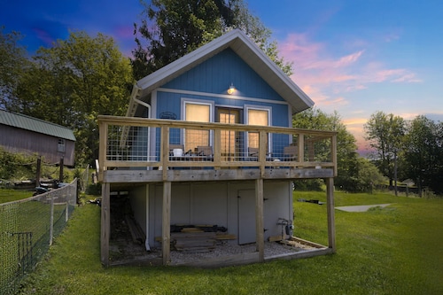 NEW! Mountain Koru Near Trails & Town