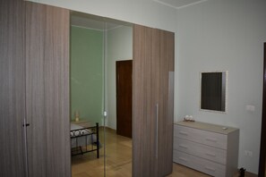 3 Schlafzimmer, Bügeleisen/Bügelbrett, WLAN, Bettwäsche