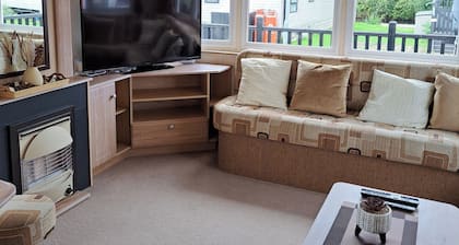 Tranquil Lodge Retreat in Scunthorpe Countryside