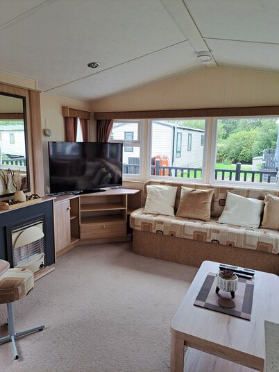 Tranquil Lodge Retreat in Scunthorpe Countryside