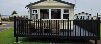 Tranquil Lodge Retreat in Scunthorpe Countryside