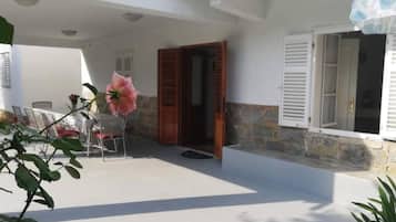 House (Four Bedroom Holiday Home with Terrac) | Exterior