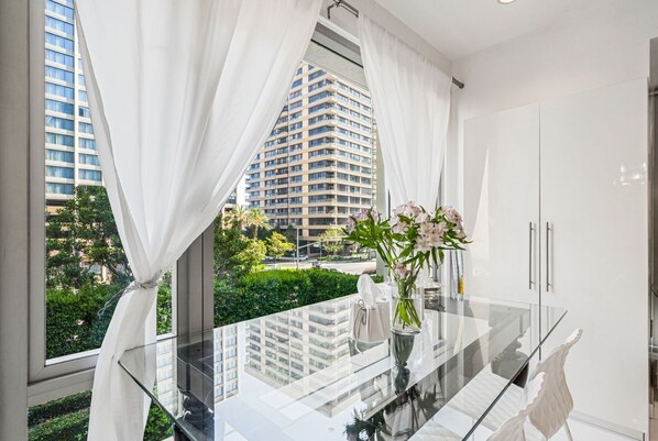 Interior - Gorgeous 2BR Apartment in LA. (Los Angeles)