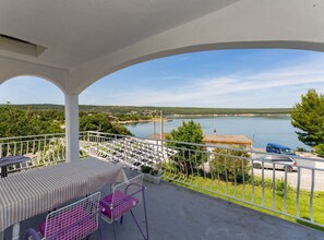 House (Four Bedroom Holiday Home with Terrac) | Balcony - Holiday Home Sanda (Obrovac)