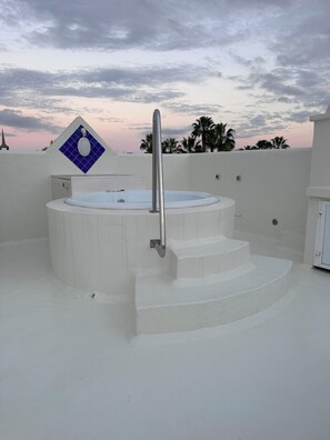 Bain à remous extérieur