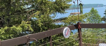 Lakeside Lair; cozy Lake Superior waterfront retreat with views!