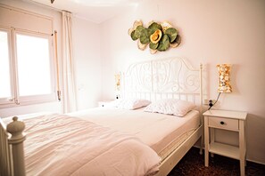 2 多间卧室、熨斗/熨衣板、WiFi、床单