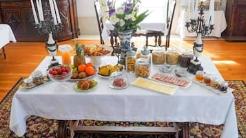 Desayuno completo incluido todos los días