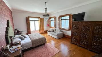 Suite Junior, balcon, vue ville | Wi-Fi gratuit