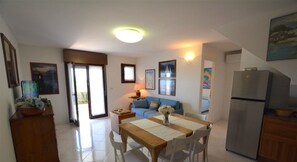 Apartment, 3 Schlafzimmer, Balkon, Poolblick | Esszimmer