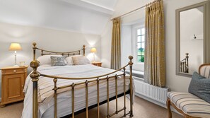 3 bedrooms, iron/ironing board, travel crib, free WiFi