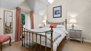 3 Schlafzimmer, Bügeleisen/Bügelbrett, Reisekinderbett, kostenloses WLAN