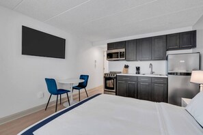1 quarto, escrivaninha, Wi-Fi, roupa de cama