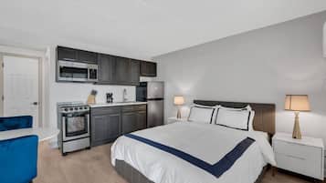 Desk, WiFi, bed sheets