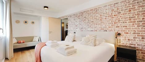 2 bedrooms, bed sheets