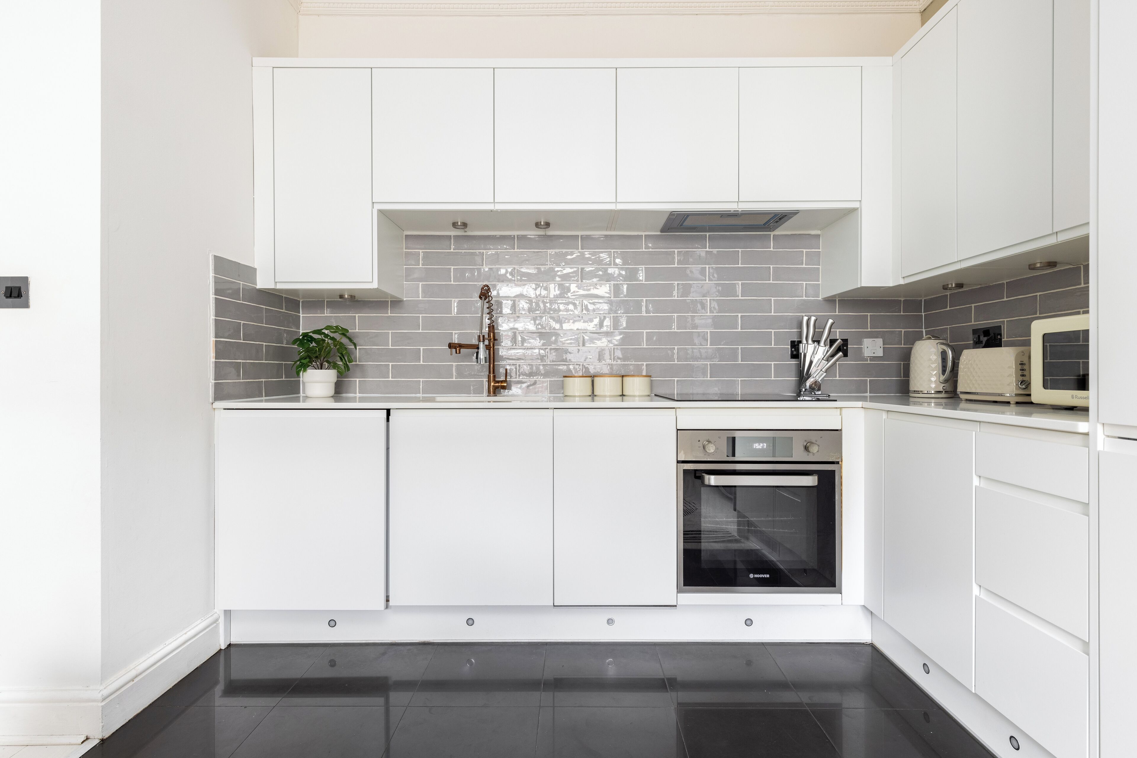 公寓 | 私人厨房 | 大冰箱、微波炉、烤箱、炉灶